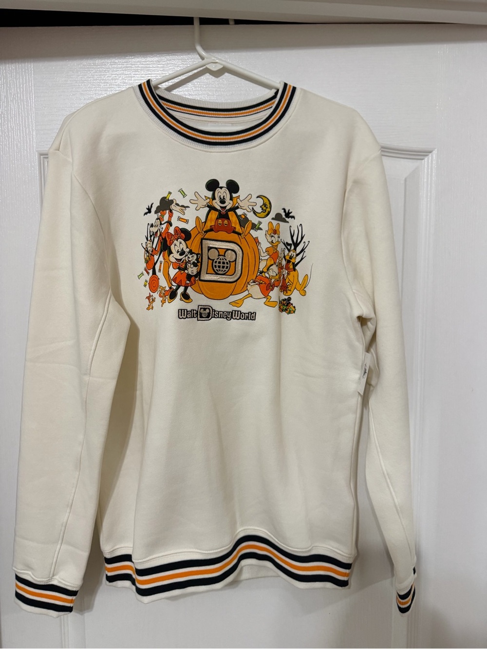 Disney Walt Disney Mickey vintage Cream Halloween Graphic Sweatshirt
